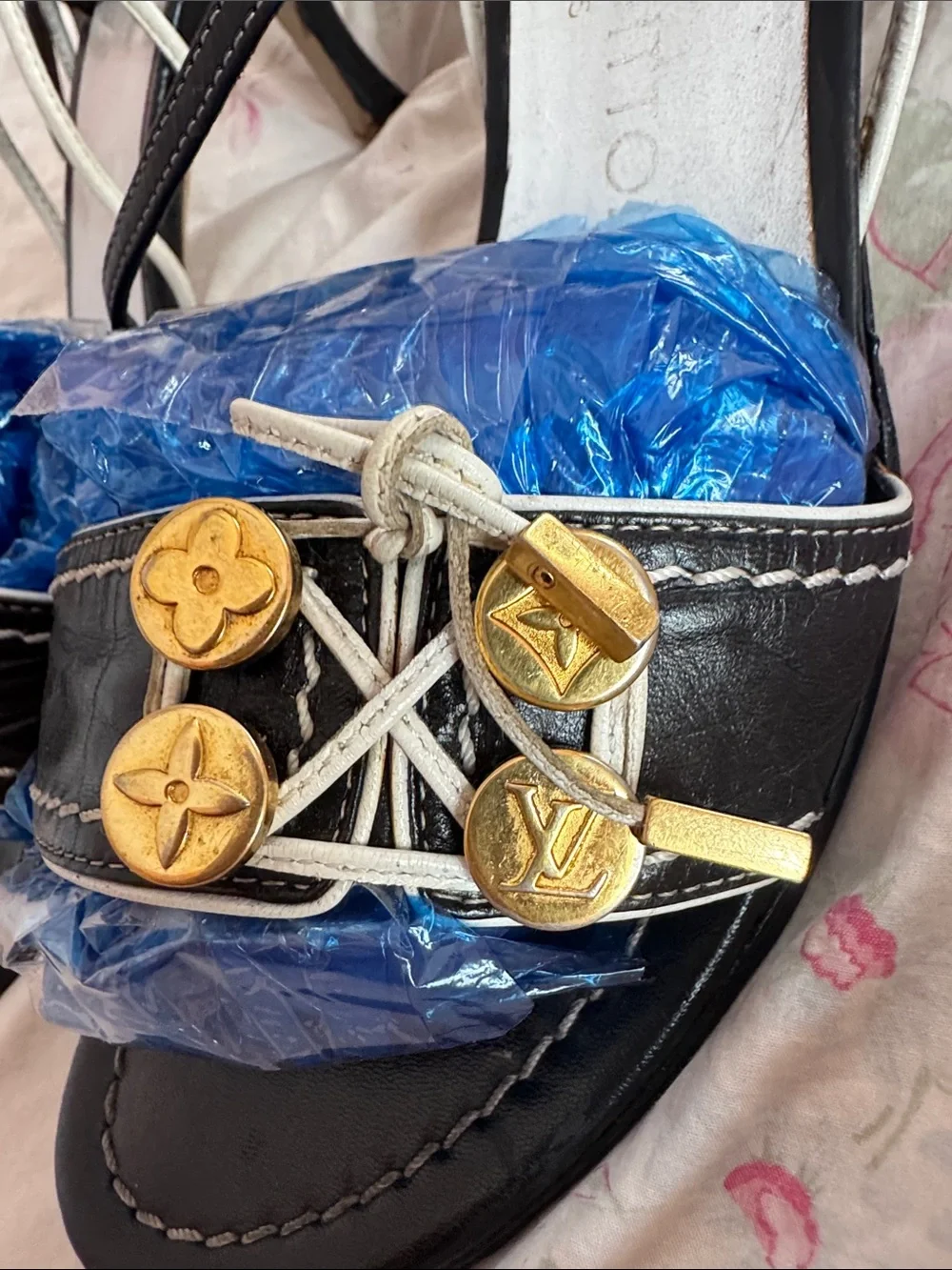 Louis Vuitton Black Strappy Women's Sandals with Gold Charm Accents Sz 8 1/2 - Picture 2 of 5